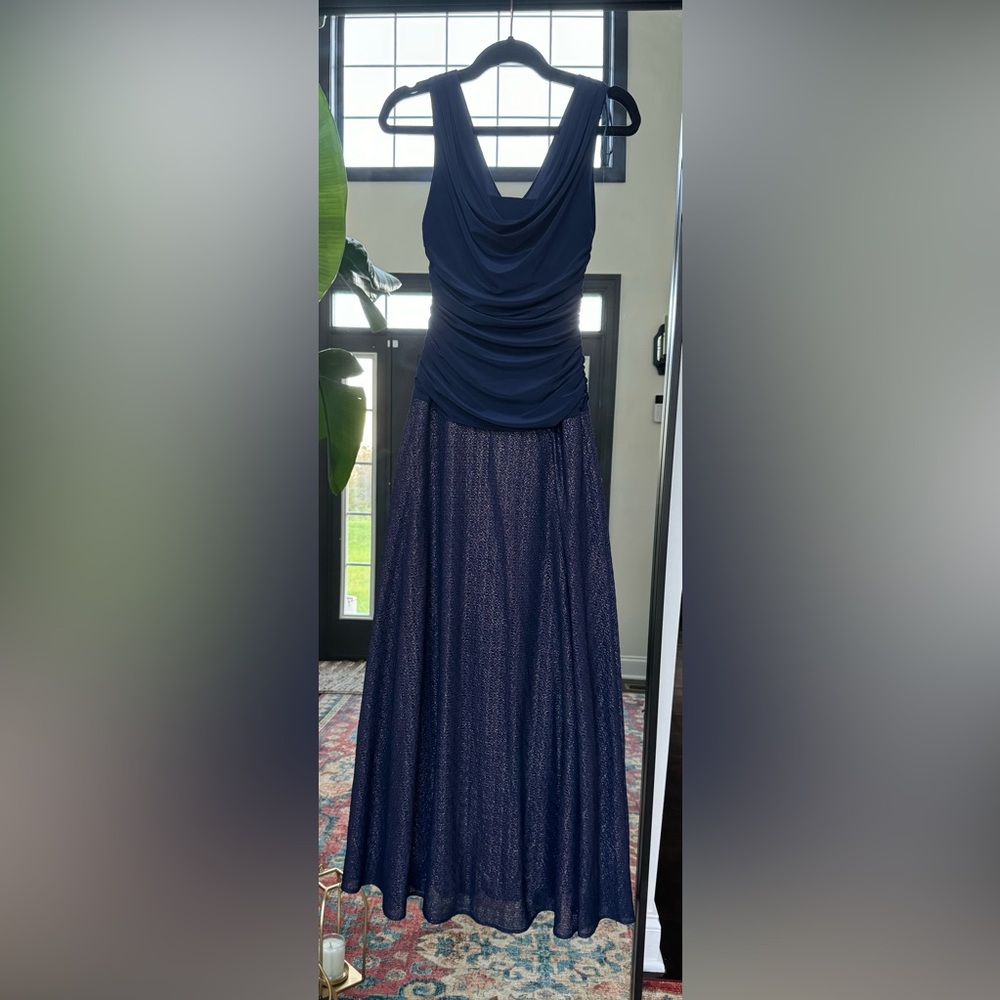 NW Nightway women’s evening dress, size 6, navy blue & metallic bronze